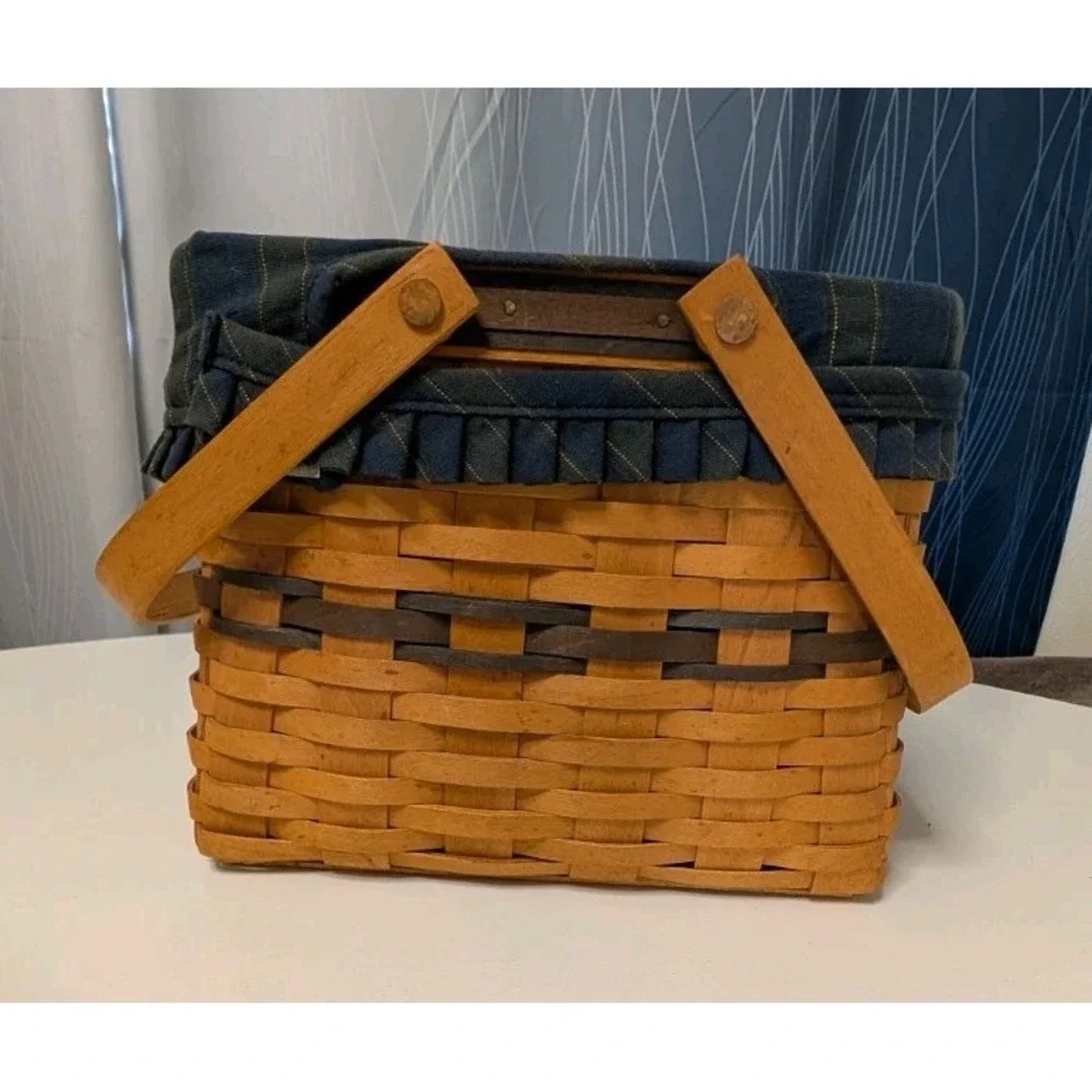 Longaberger 1998 Collectors Club Harbor Basket –Liner & Protector